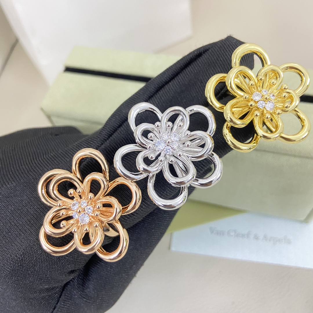 VCA Flowerlace Ring Hollow Flower - Original Replica Club