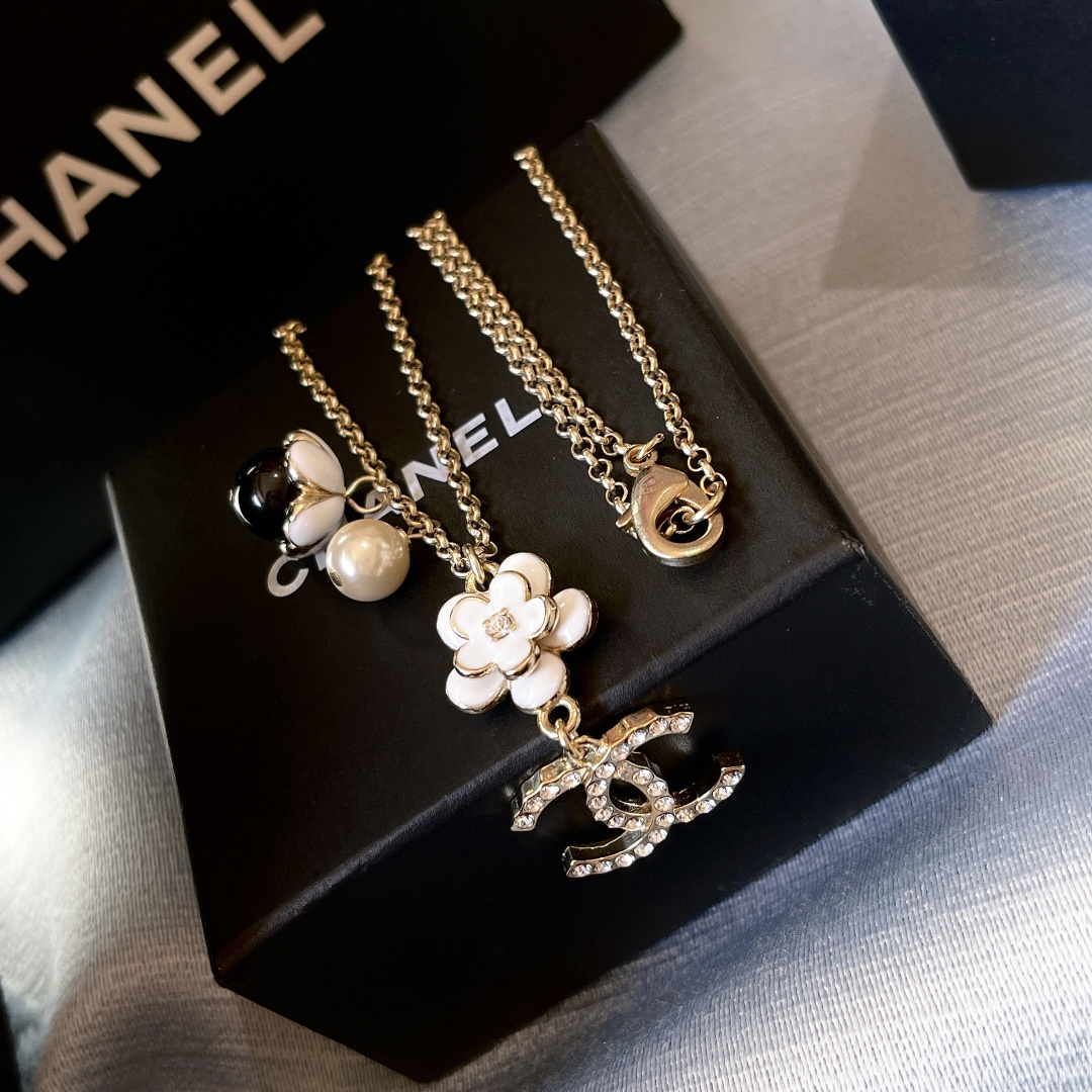 Chanel Flower Pearl Diamond Paved CC Pendant Necklace - Original Replica Club