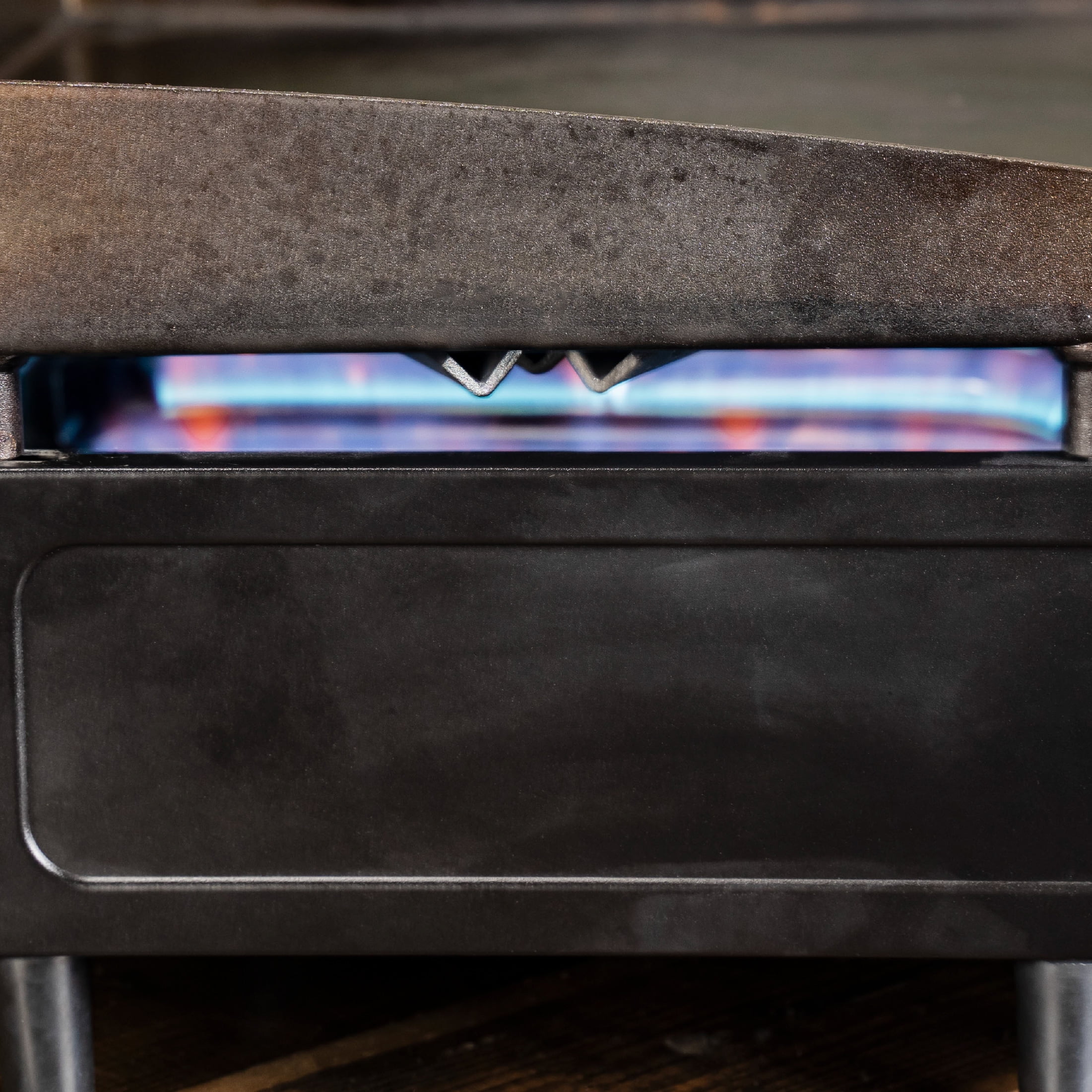 Blackstone Adventure Ready Single Burner 17- Tabletop Griddle with Non Slip Feet - Image 13