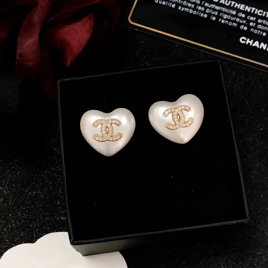 Chanel Love Heart Pearl Stud Earrings - Original Replica Club