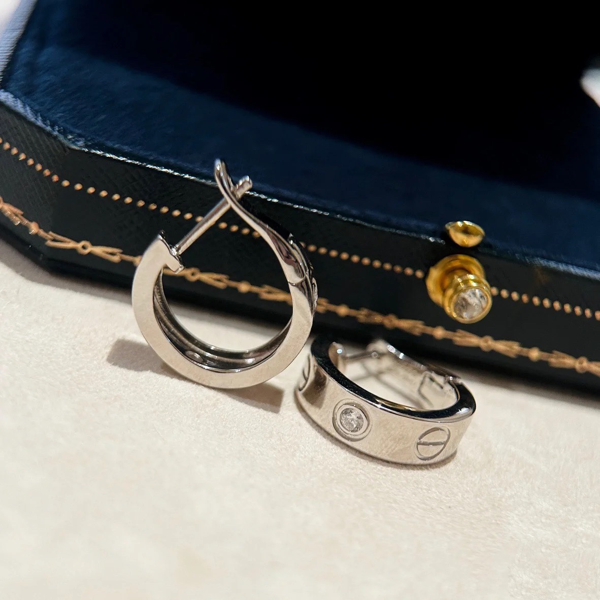 Cartier LEVE Half Hoop Earrings - Original Replica Club