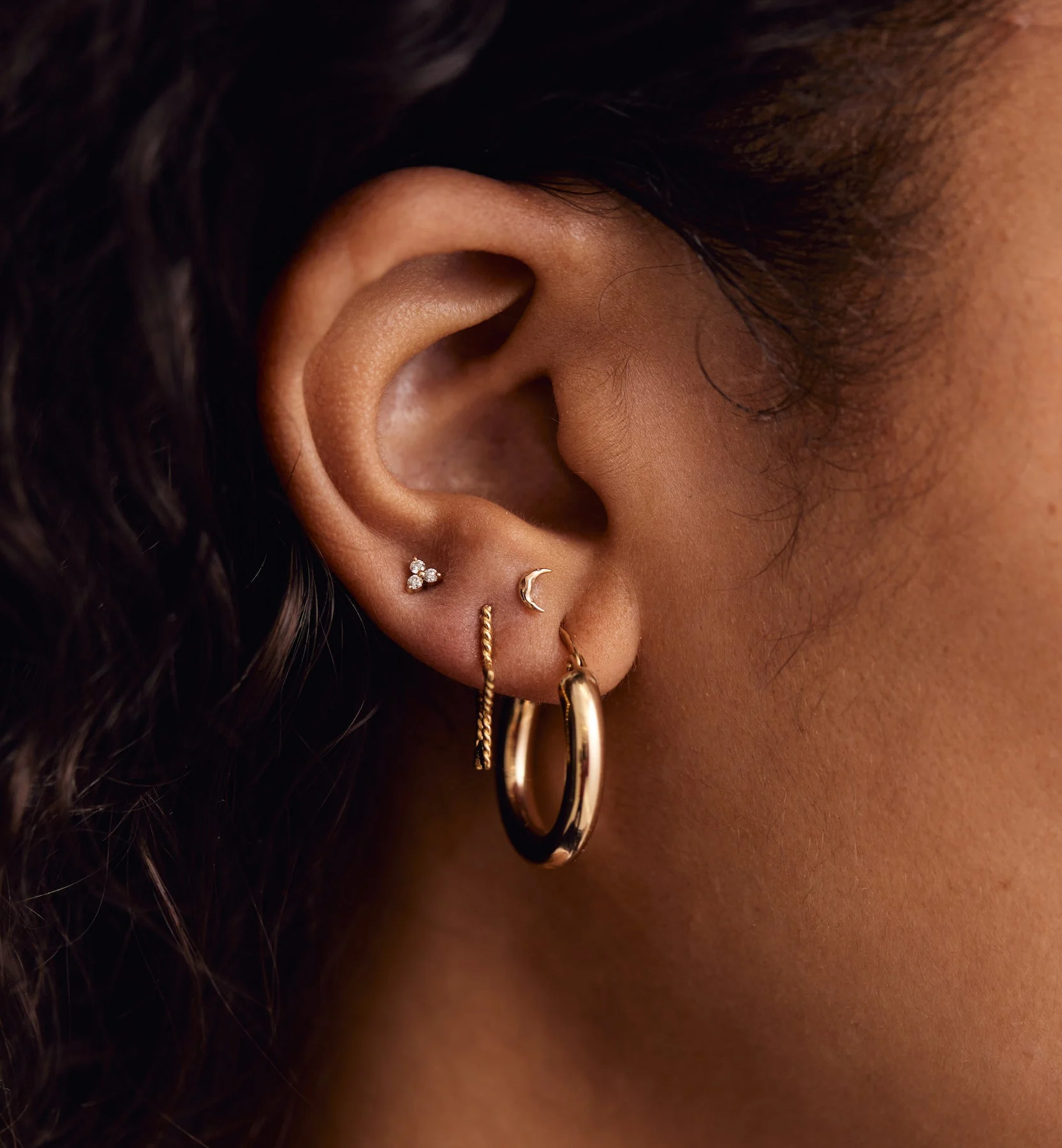 Bijenkorf Utrecht: Piercing earlobes with gun