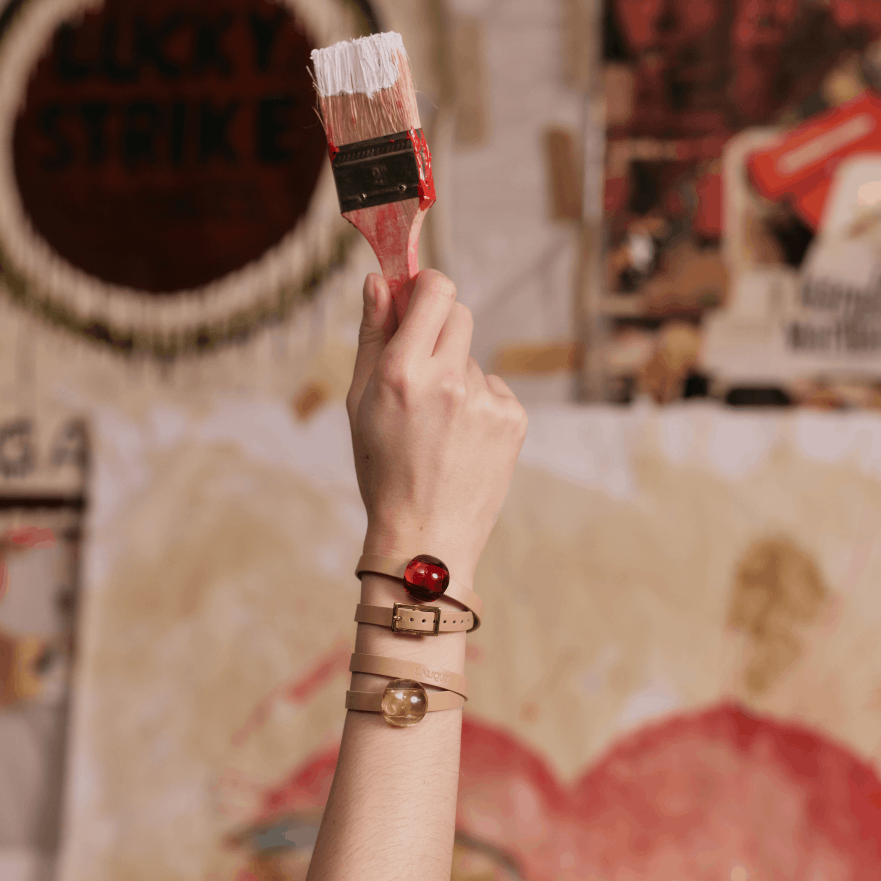 BRACELET CUIR CABOCHON - CRISTAL ROUGE, PLAQUÉ OR JAUNE 18 CARATS