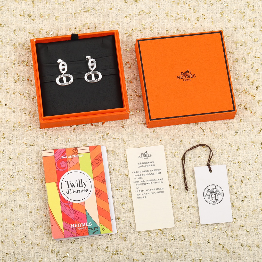 Hermes Pig Nose Dangle Earrings in Silver - Original Replica Club