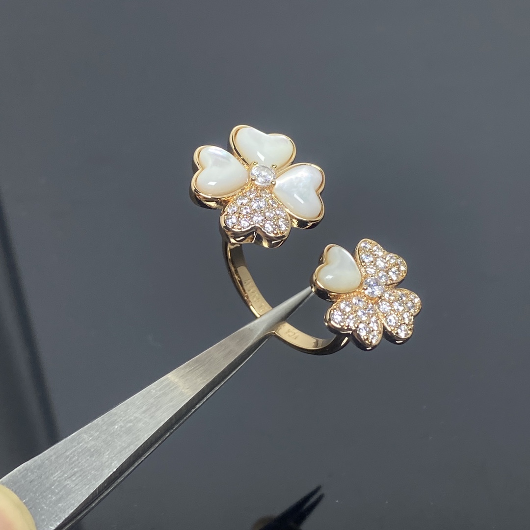 VCA Cosmos Between the Finger Ring - Original Replica Club