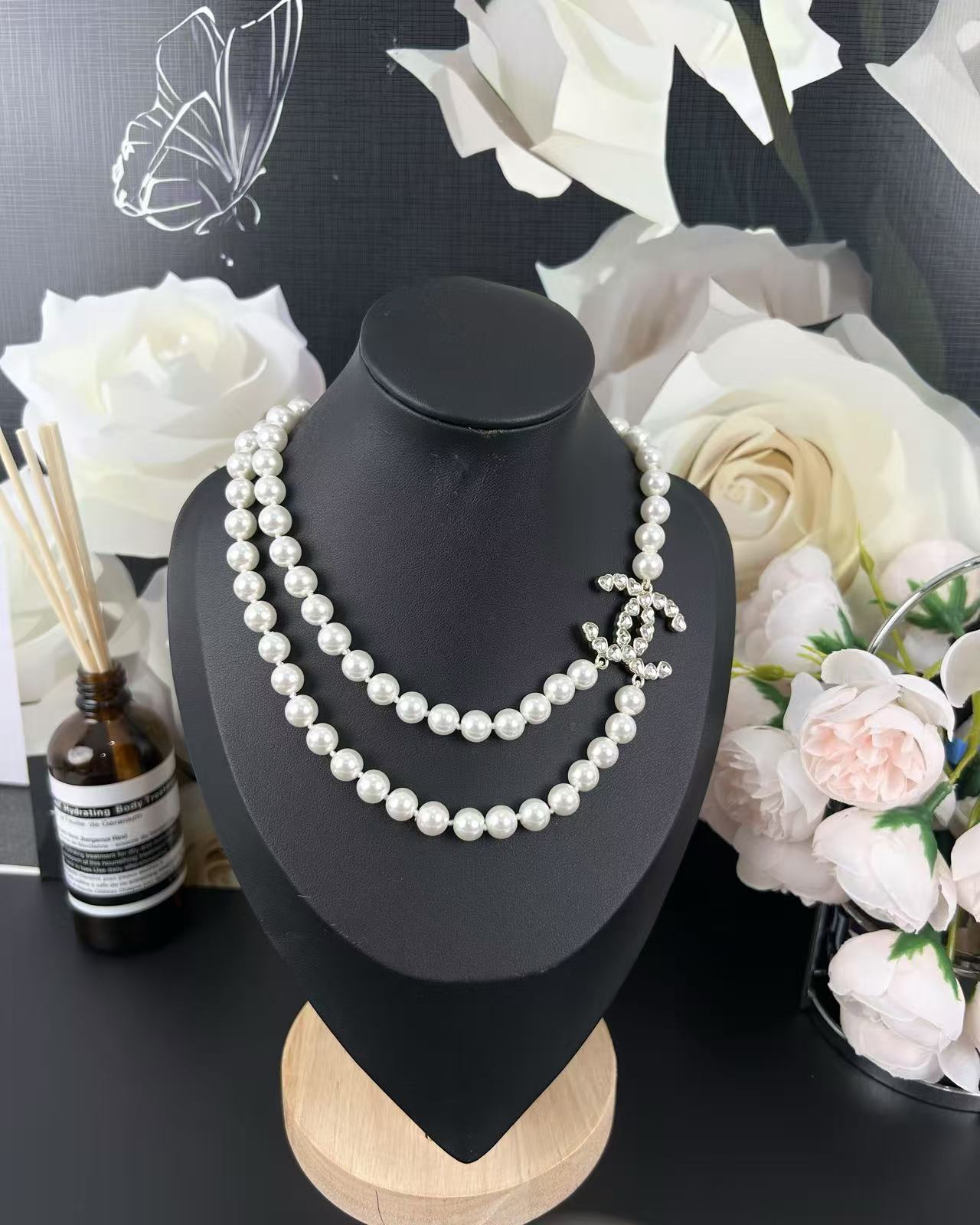 Chanel Elegant Two Layers Pearl Necklace - Original Replica Club
