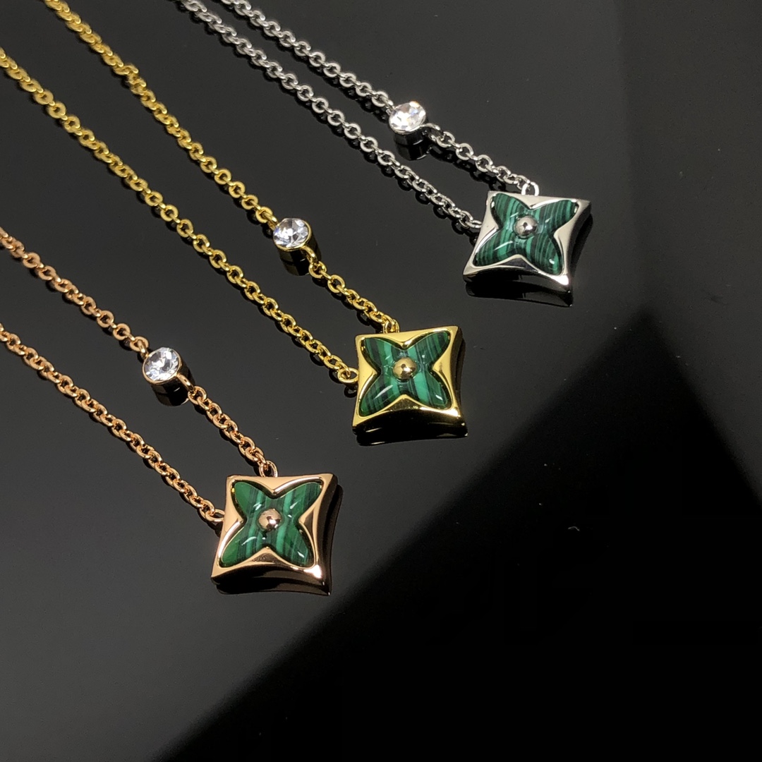 Louis Vuitton 1 Motif BB Star Pendant Necklace - Original Replica Club