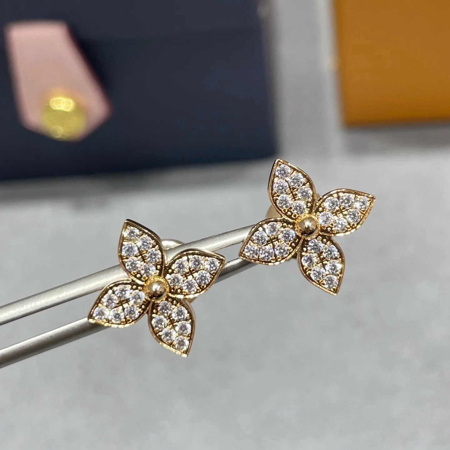 Louis Vuitton Diamond Flower Stud Earrings - Original Replica Club