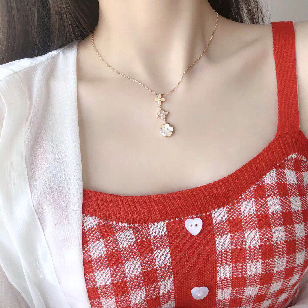 Louis Vuitton White Mother of Pearl 3 Blossom Flowers Necklace - Original Replica Club