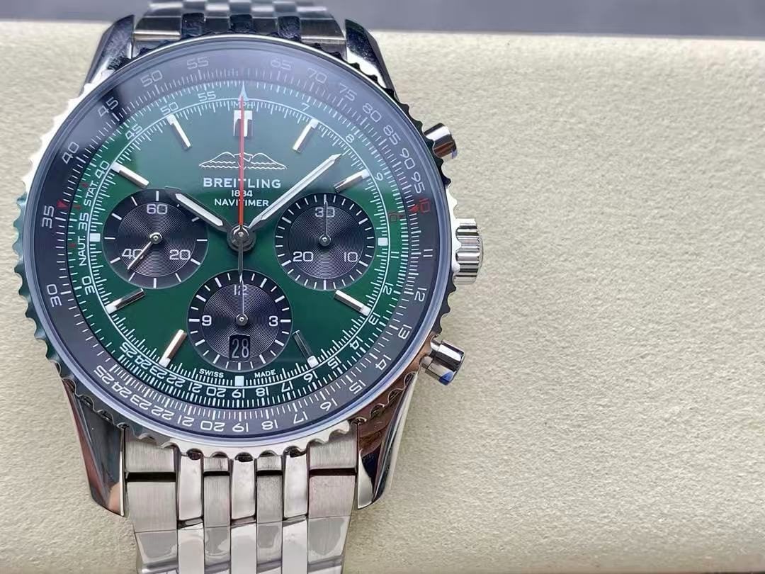 Replica Breitling Navitimer Men Automatic Green Stainless Steel Watch AB0137241L1A1