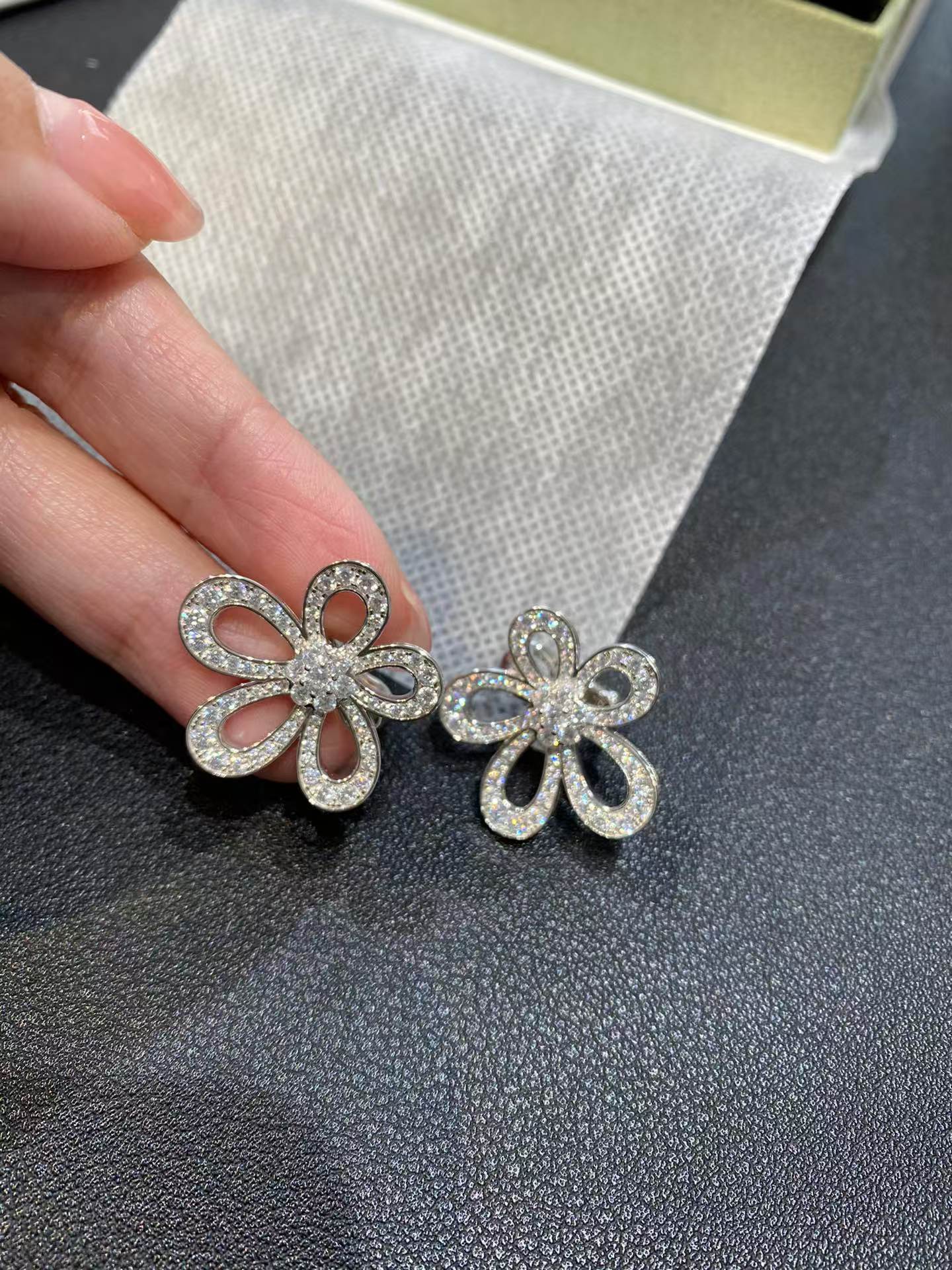 VCA Flowerlace Earrings - Original Replica Club