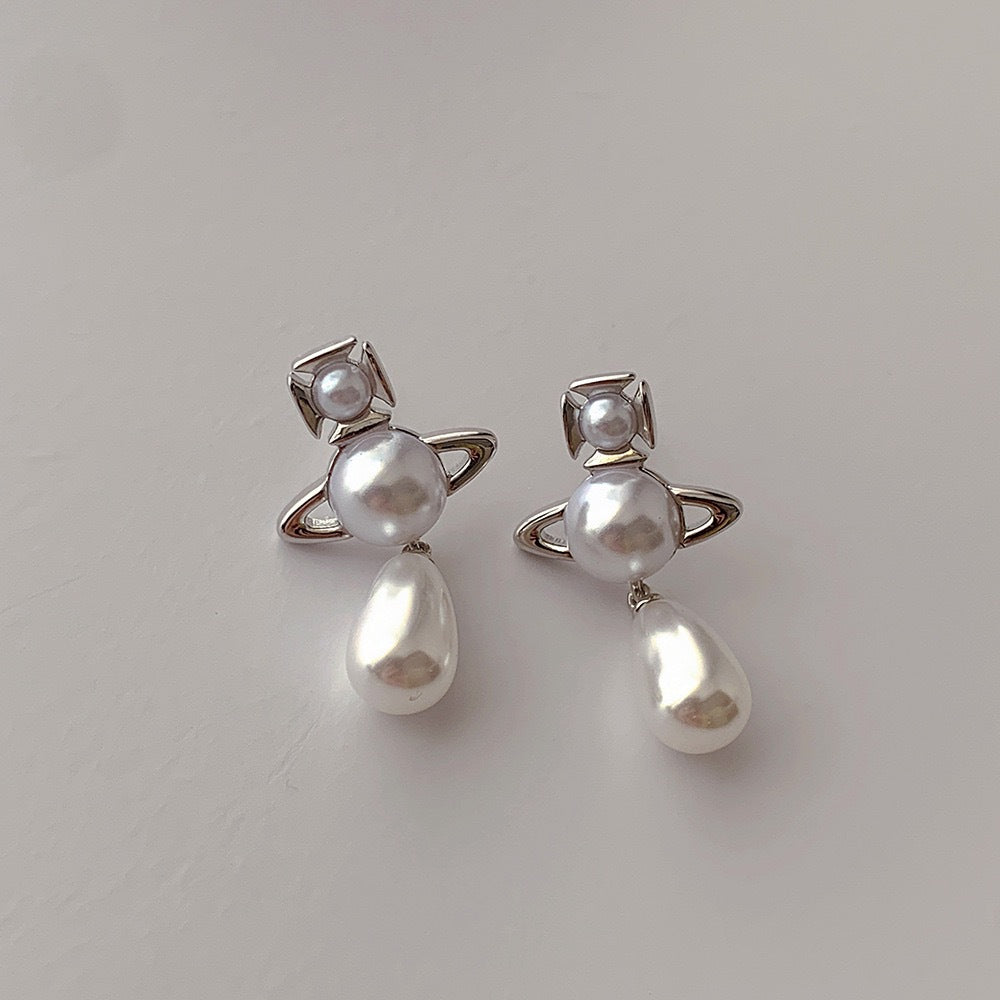 Vivienne Westwood Teardrop Pearl Saturn Earrings - Original Replica Club
