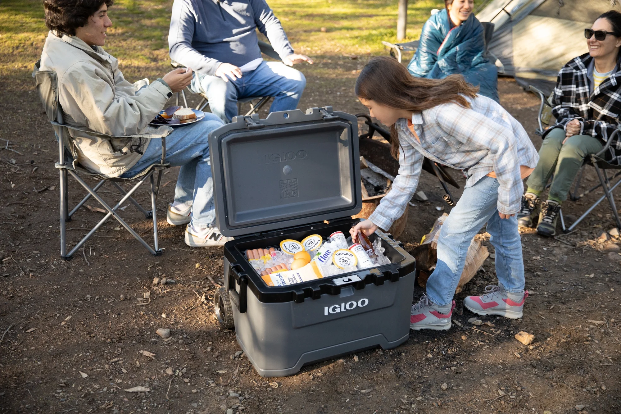 Igloo 52 QT Overland Ice Chest Cooler with Wheels, Gray - Image 12