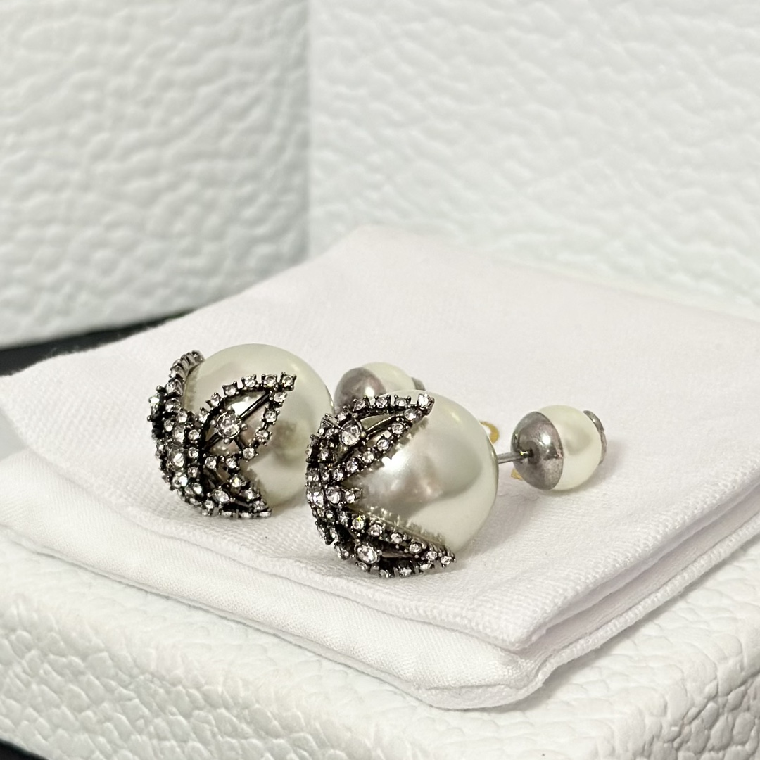 Dior Butterfly Paved on Pearl Stud Earrings - Original Replica Club