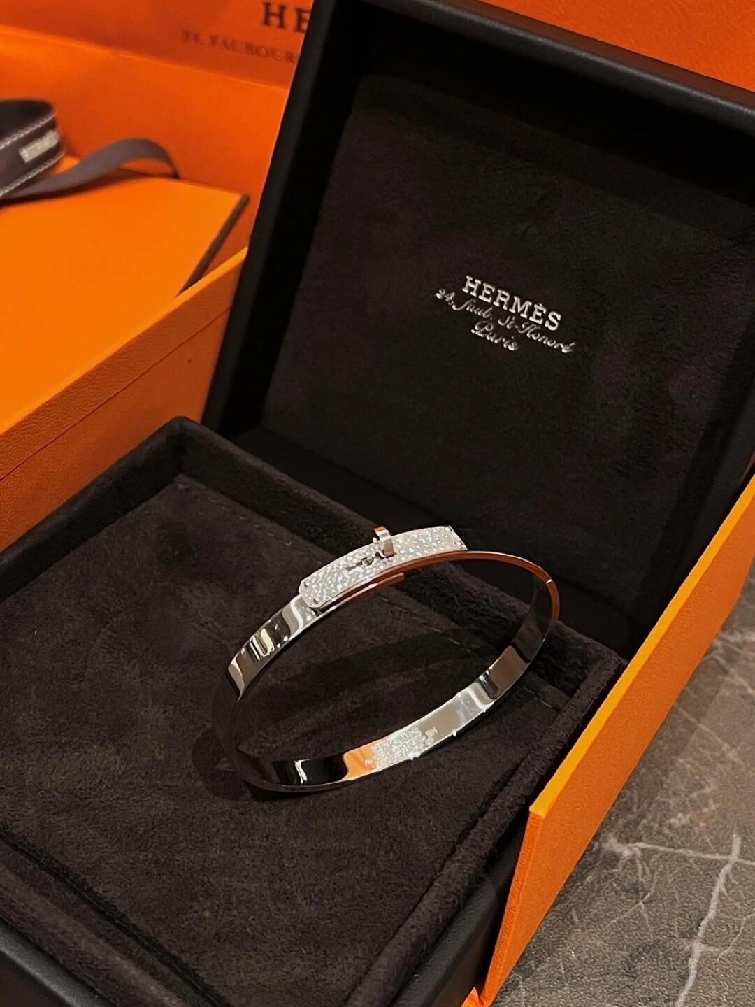 Hermes Kelly Pave Bracelet Bangle - Original Replica Club