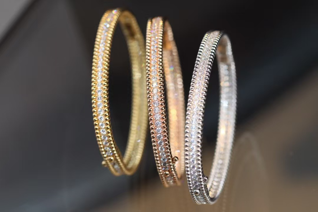 VCA Perlee Diamonds Bracelet Bangle, 1 Row, Medium Model - Original Replica Club