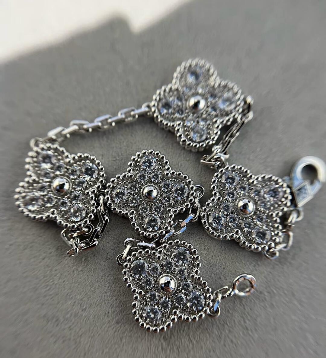 VCA White Gold Diamond Vintage Alhambra Bracelet 5 Motifs - Original Replica Club