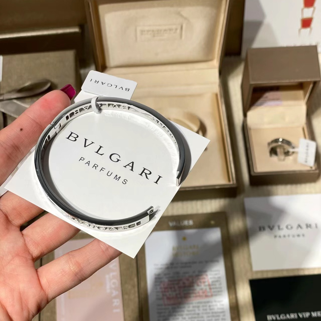 Bvlgari Hollow Monogram B.zero1 Bangle Bracelet - Original Replica Club