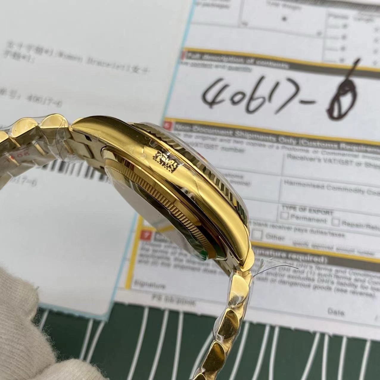 Super clone Replica Day Date – Gold/Black President