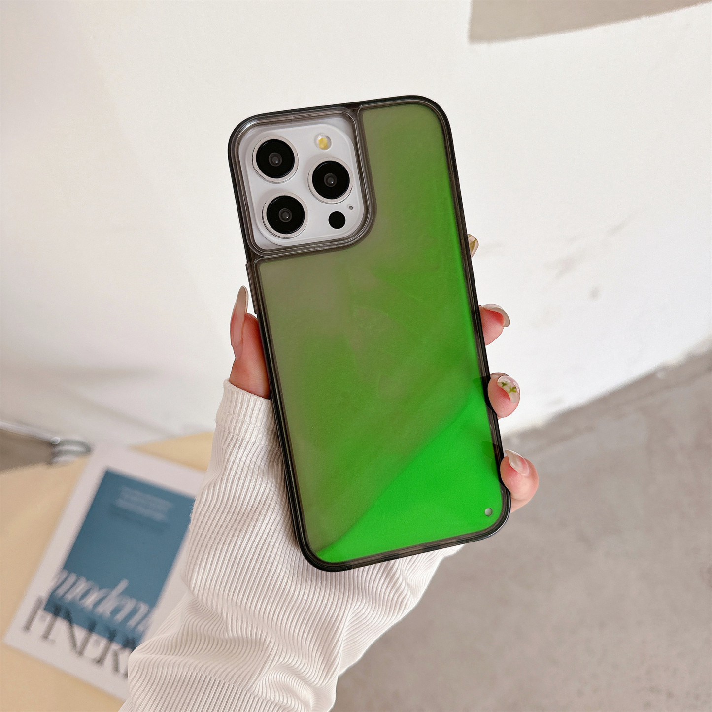 🎁Buy 1 Get 1 Free🎉-Luminous Quicksand Apple Phone Case