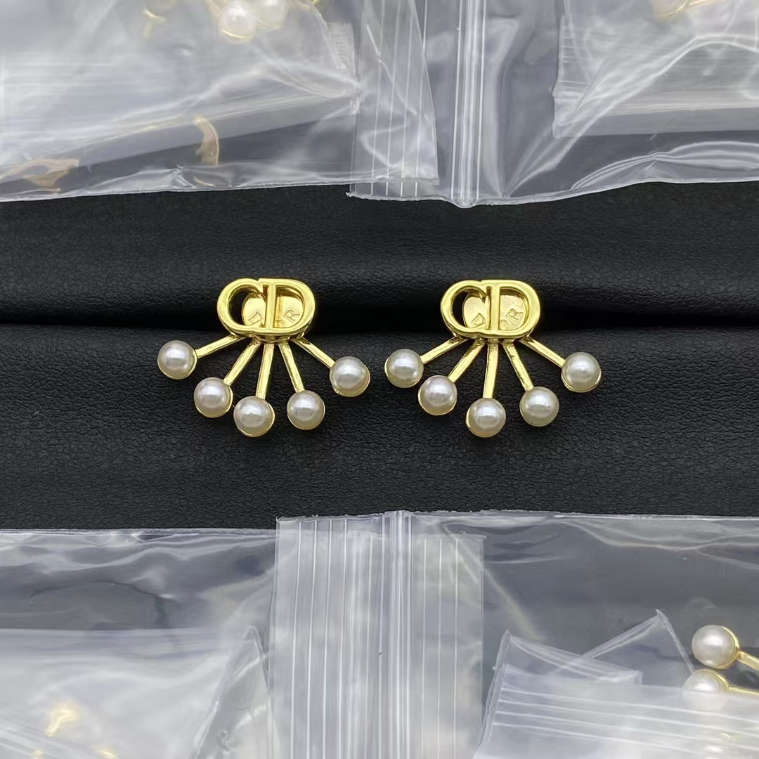 Dior CD 4 Pearls Drop Earrings - Original Replica Club