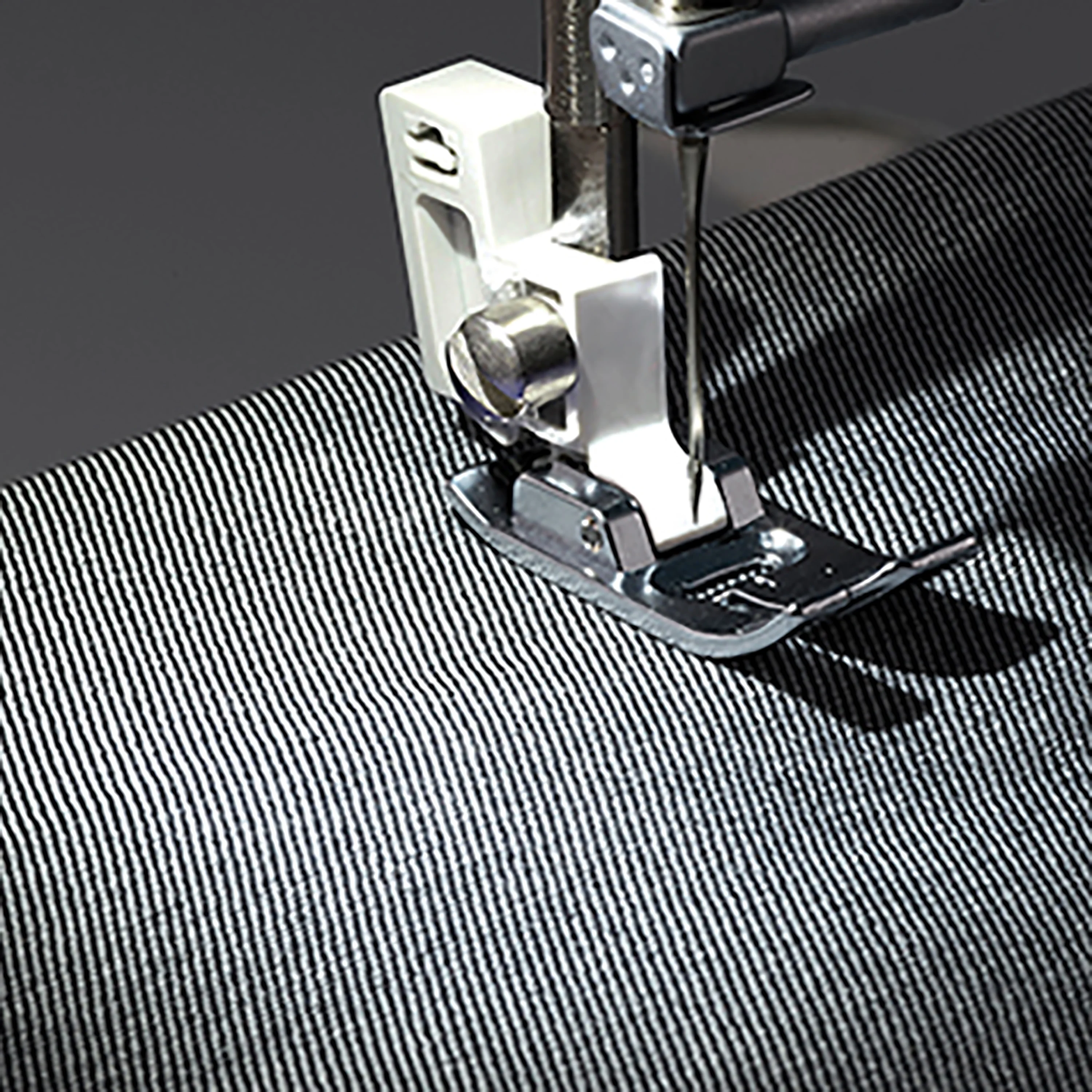 Brother LX3817- Beginner Sewing Machine, 17 Stiches - Image 35
