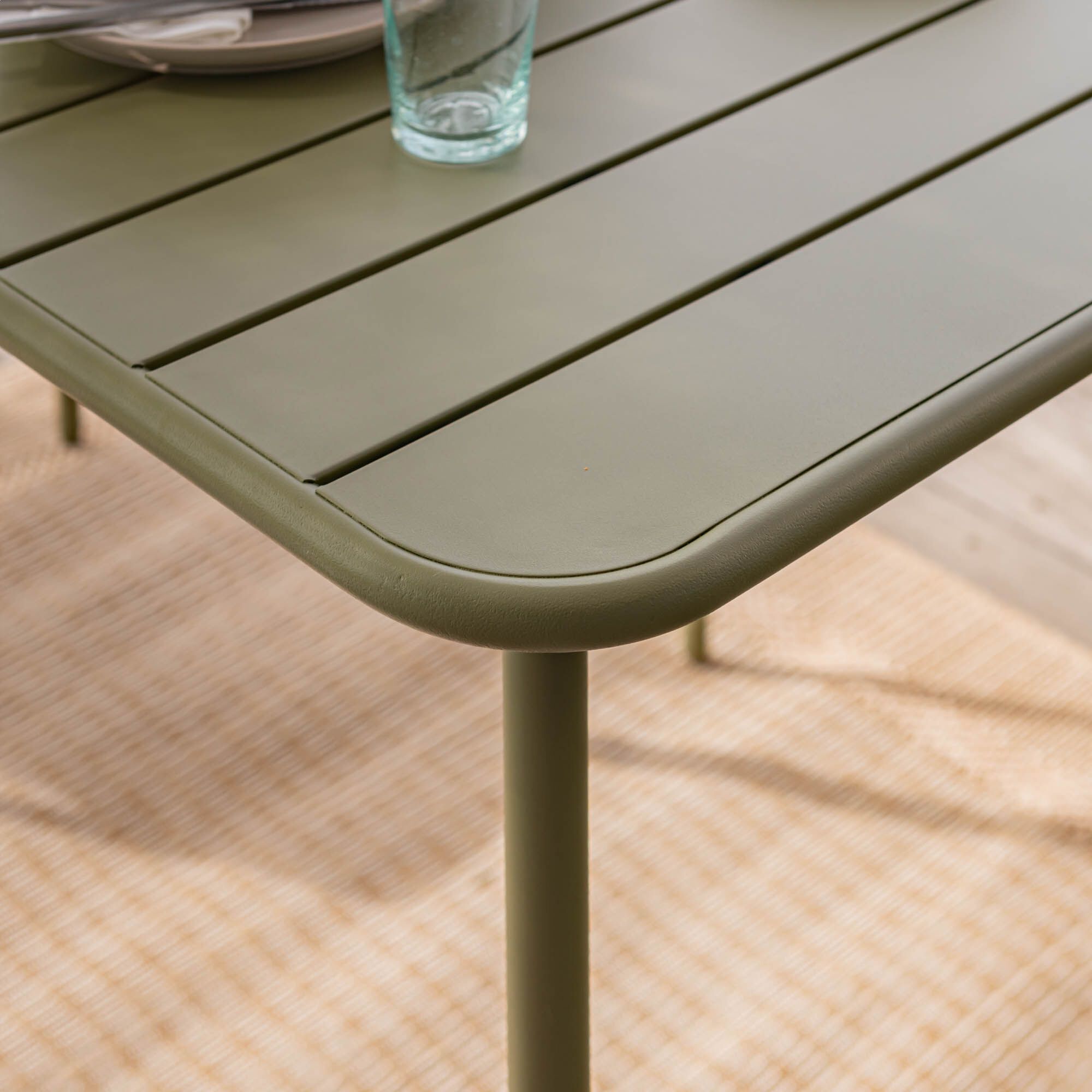 SOURIS - Table de repas jardin fixe carrée en acier - vert kaki (2 places)