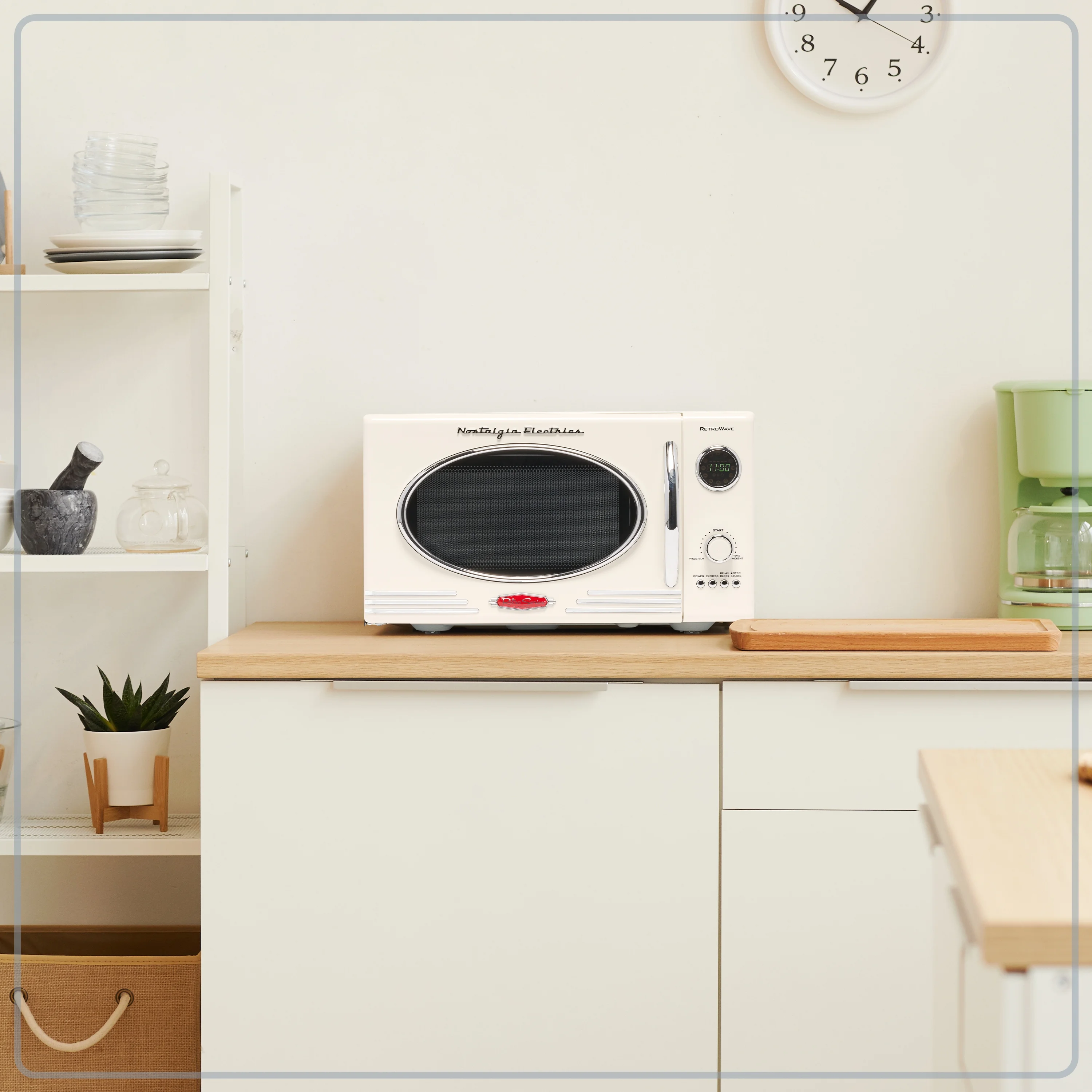 Nostalgia Retro Microwave for Countertop 0.9 cu ft Vintage Microwave, Ivory - Image 6