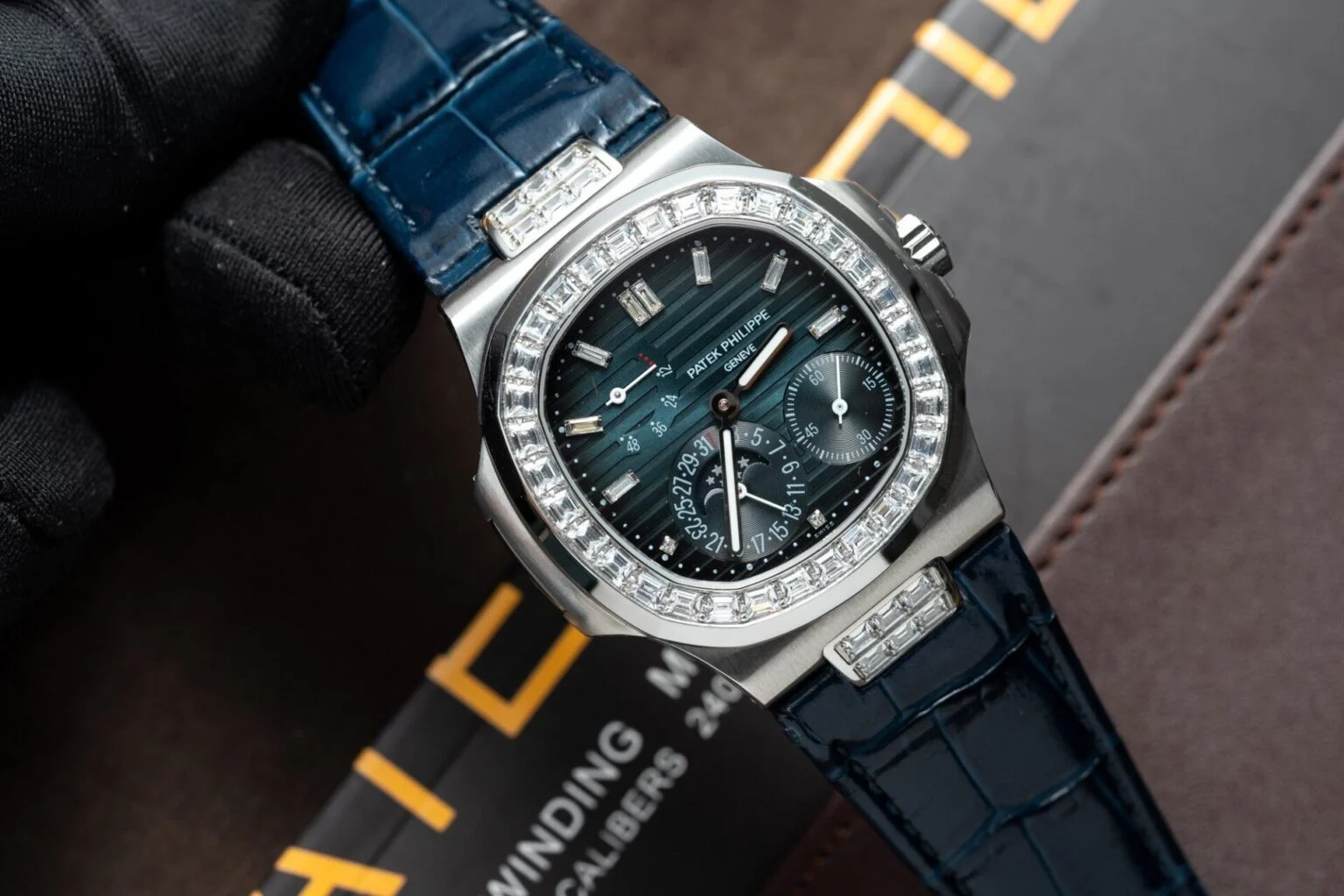 Replica Patek Philippe Nautilus White Gold Blue Dial 40mm