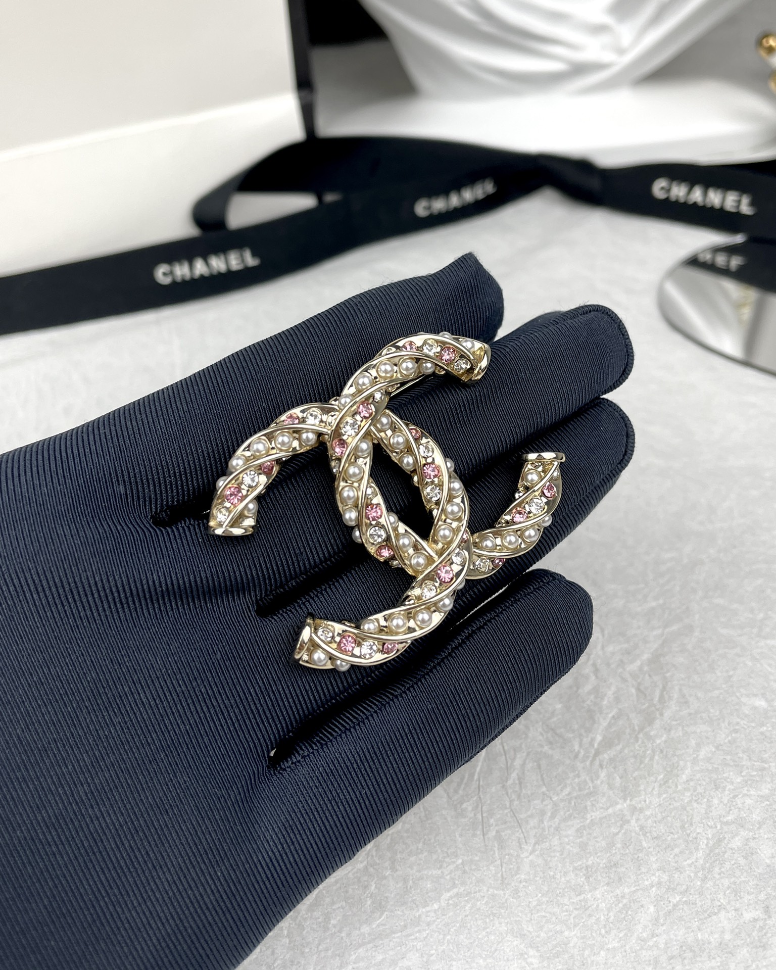 Chanel Light Gold Pink Diamond Pearl Twist CC Brooch - Original Replica Club