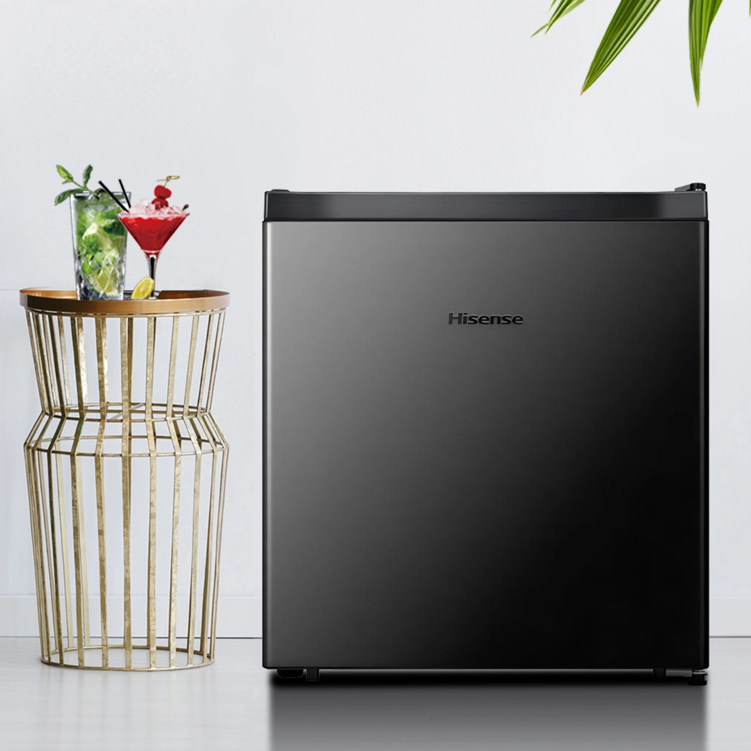Hisense 1.6 Cu ft Single Door Mini Fridge, Black, Energy Star, 1 Year Warranty, WMS017M6XBE New - Image 15