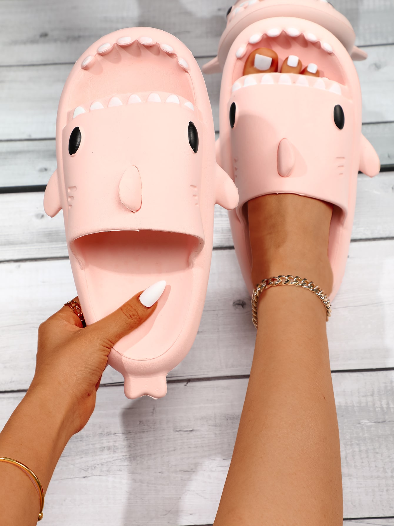 Shark Design Slides, Light Pink Preppy Style Collegiate Cartoon Slippers