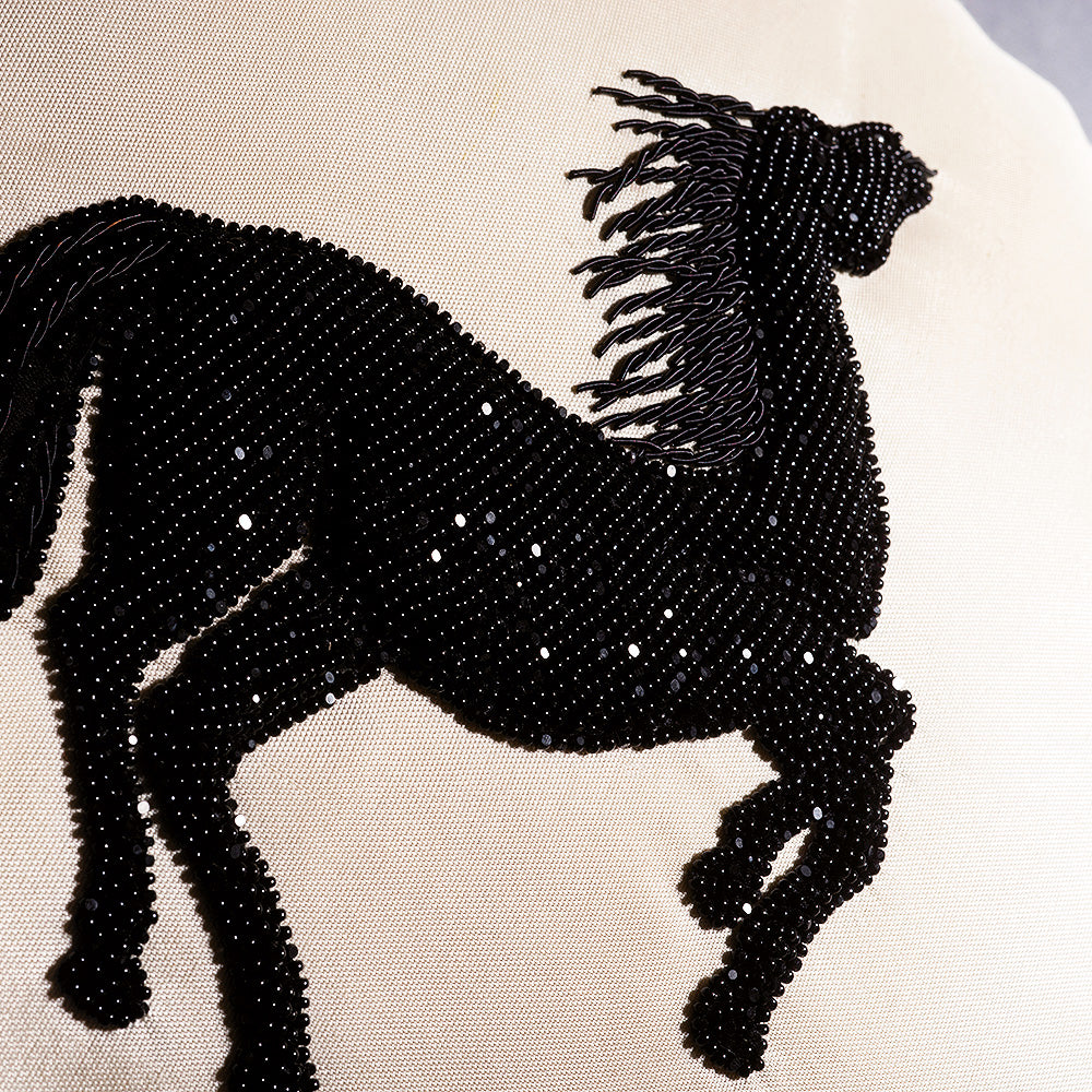 COUSSIN PERLÉ CHEVAL BONDISSANT - SOIE IVOIRE, PERLÉ, PETIT MODÈLE