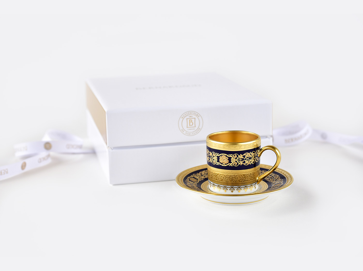Ecrin 1 tasse et soucoupe moka