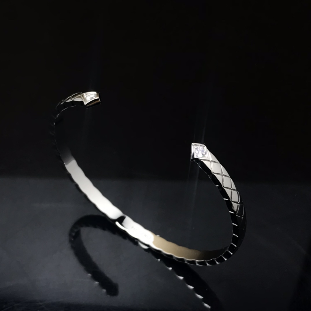 Chanel Coco Crush Cuff Bracelet Bangle - Original Replica Club