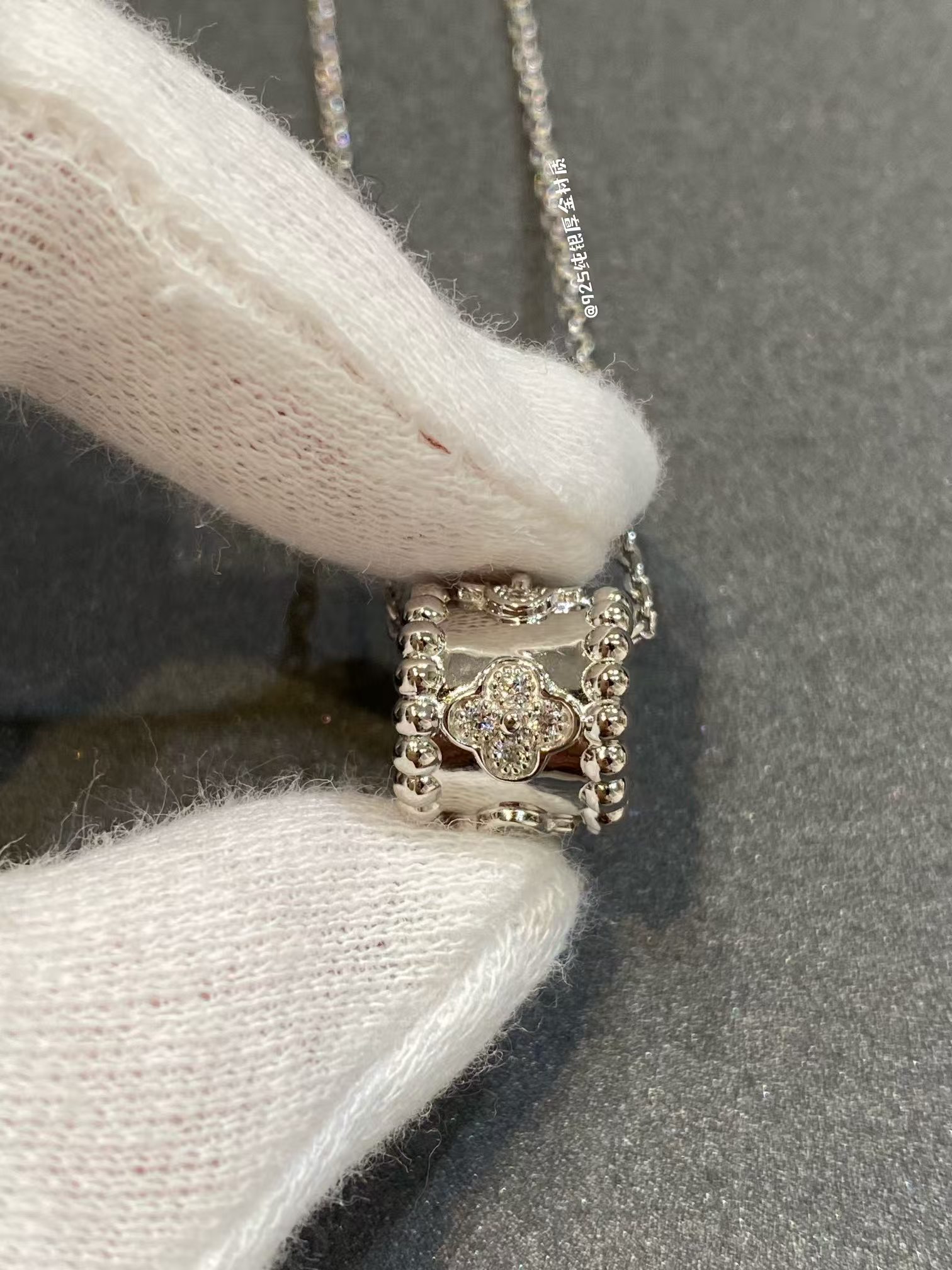 VCA Perlee Clovers Pendant Necklace - Original Replica Club