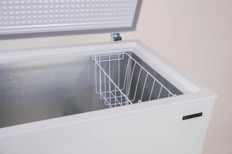 Frigidaire 10.3 Cu. ft. Chest Freezer, Garage Ready, EFRF1005, White - Image 22