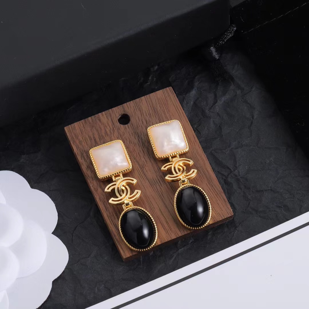 Chanel Retro Style Earrings - Original Replica Club