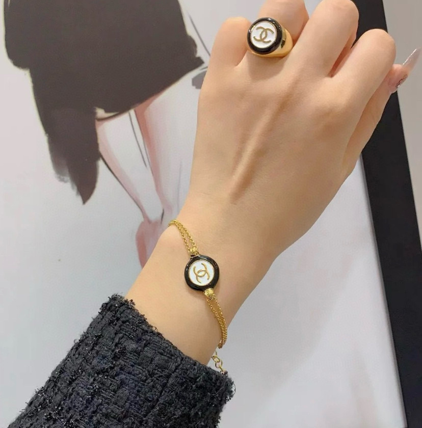 Chanel Black & White Round Enamel Necklace Bracelet and Ring - Original Replica Club
