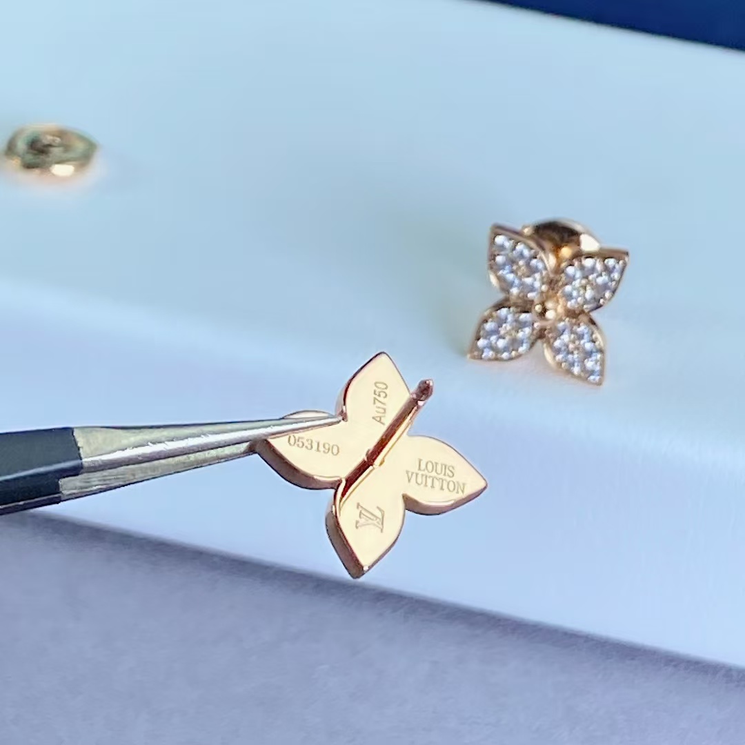 Louis Vuitton Diamond Flower Stud Earrings - Original Replica Club