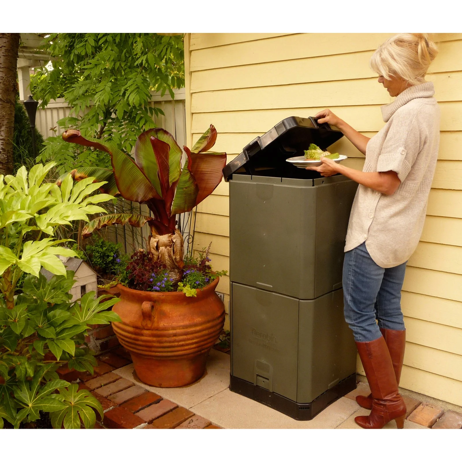 Aerobin 200 Insulated Composter - 55 gal. - Image 4