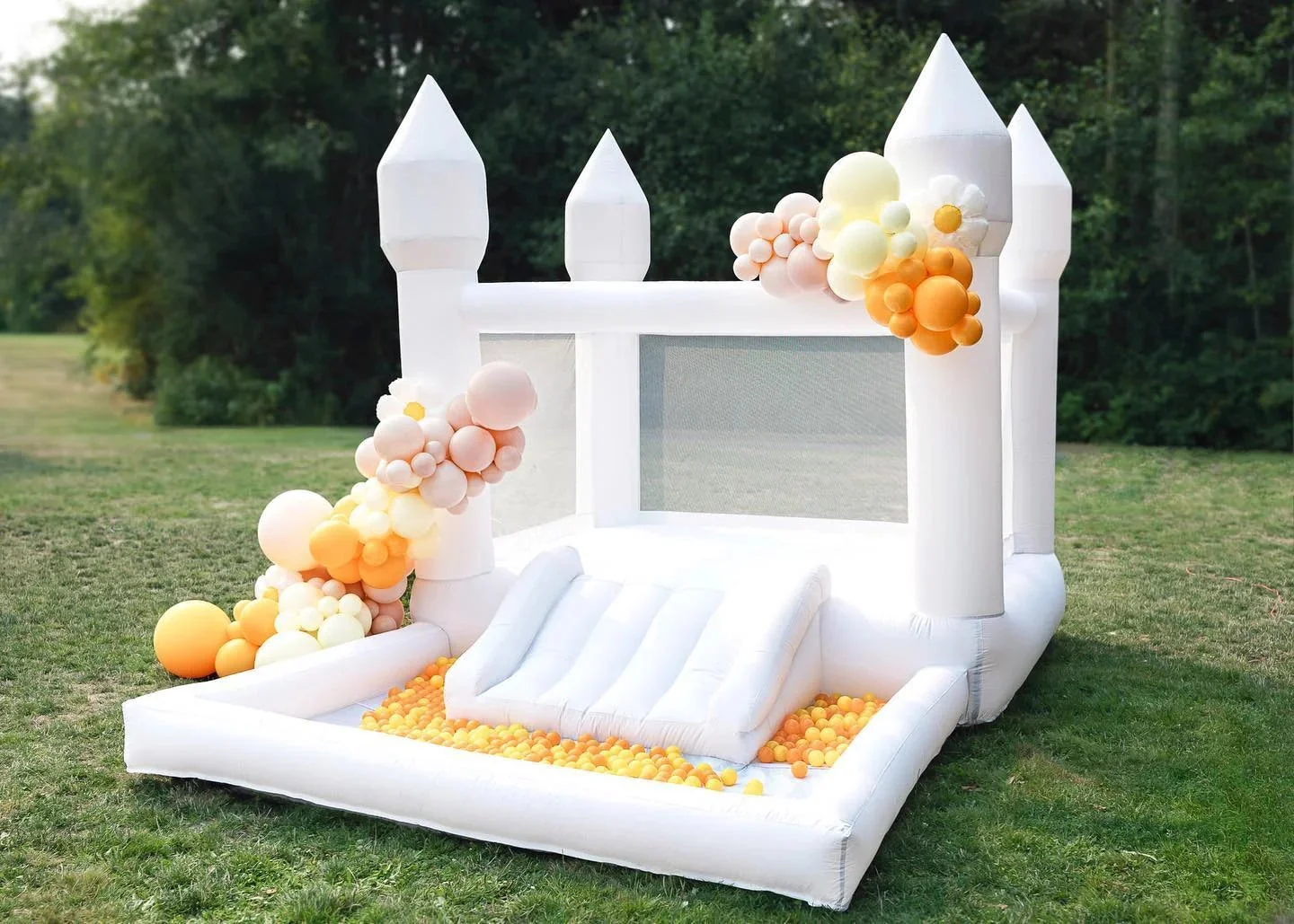 Connsann White Oxford Bounce House With Air Blower And Ball Pit, 13 ft x 8 ft x 8 ft - Image 7 Connsann White Oxford Bounce House With Air Blower And Ball Pit, 13 ft x 8 ft x 8 ft - Image 7