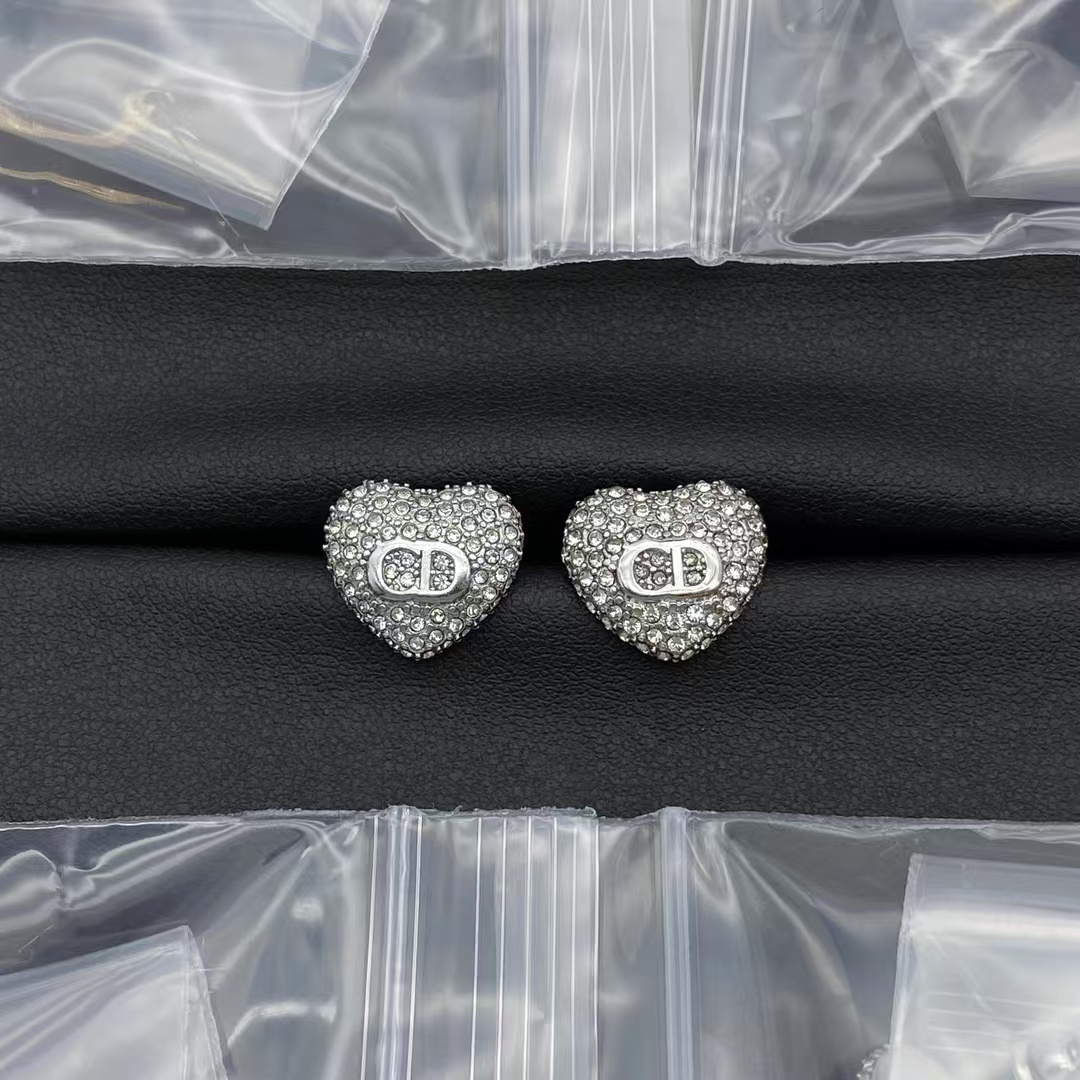 Dior Heart Stud Earrings - Original Replica Club