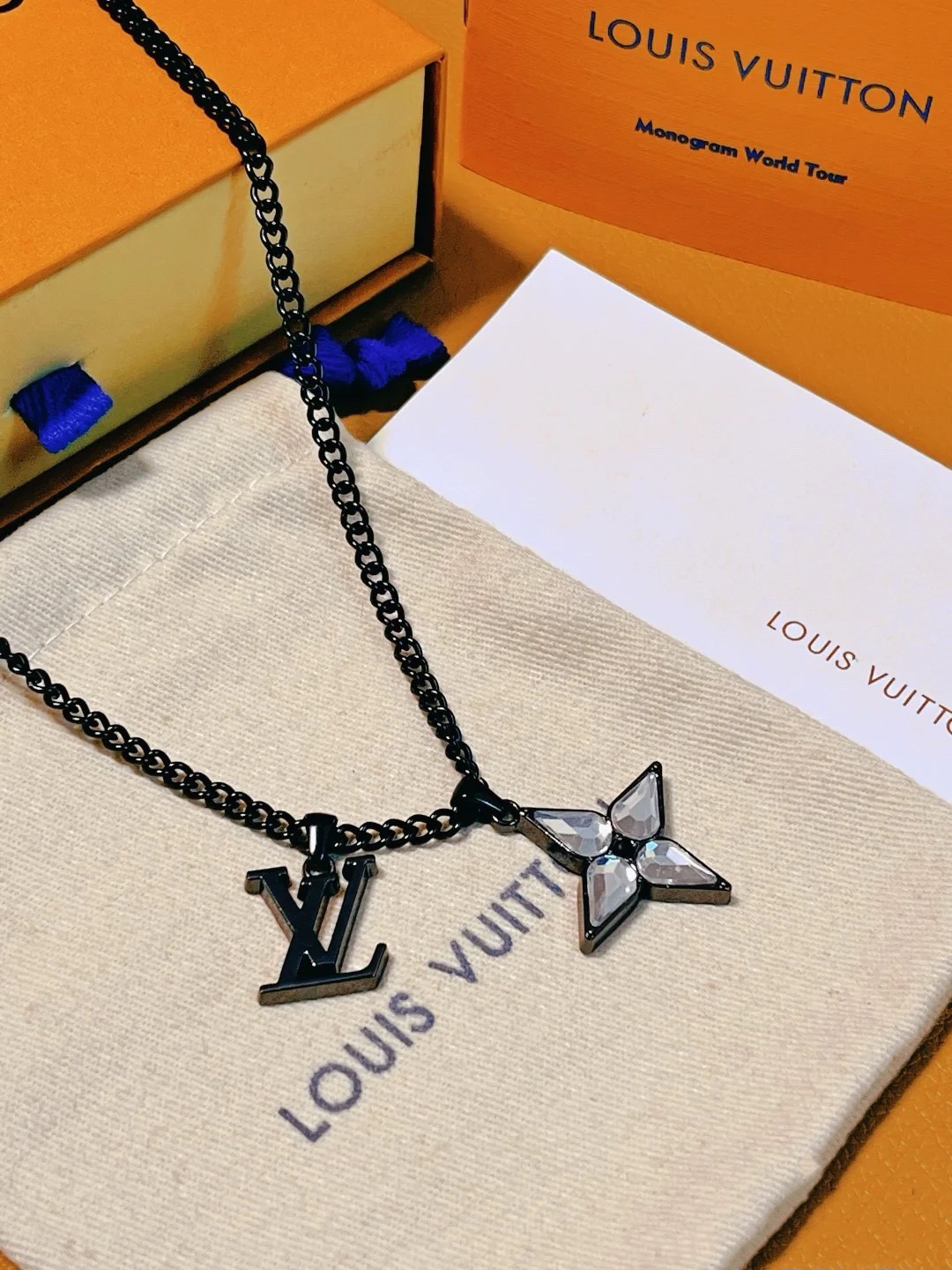 Louis Vuitton Unisex Clover LV Charm Necklace - Original Replica Club