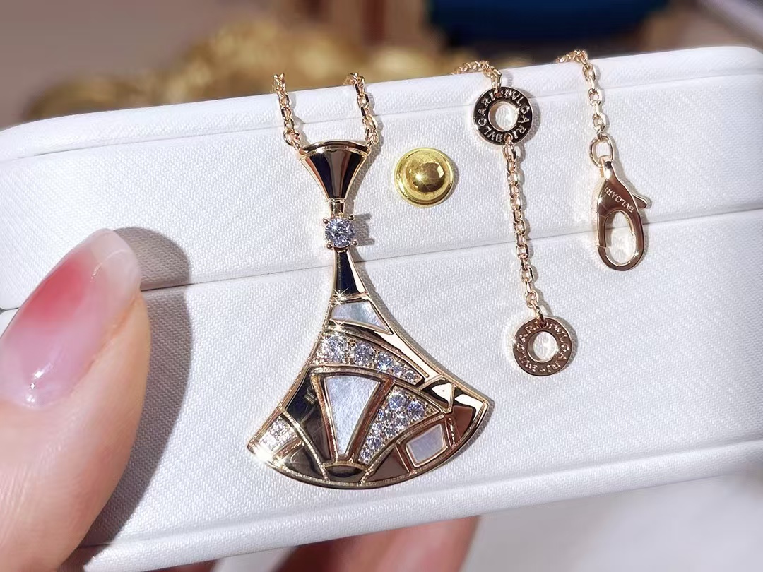 Bvlgari Divas' Dream Necklace - Original Replica Club