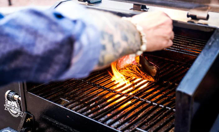 Boss Platinum KC Combo, Wi-Fi? and Bluetooth? Wood Pellet and Gas Grill - Image 7