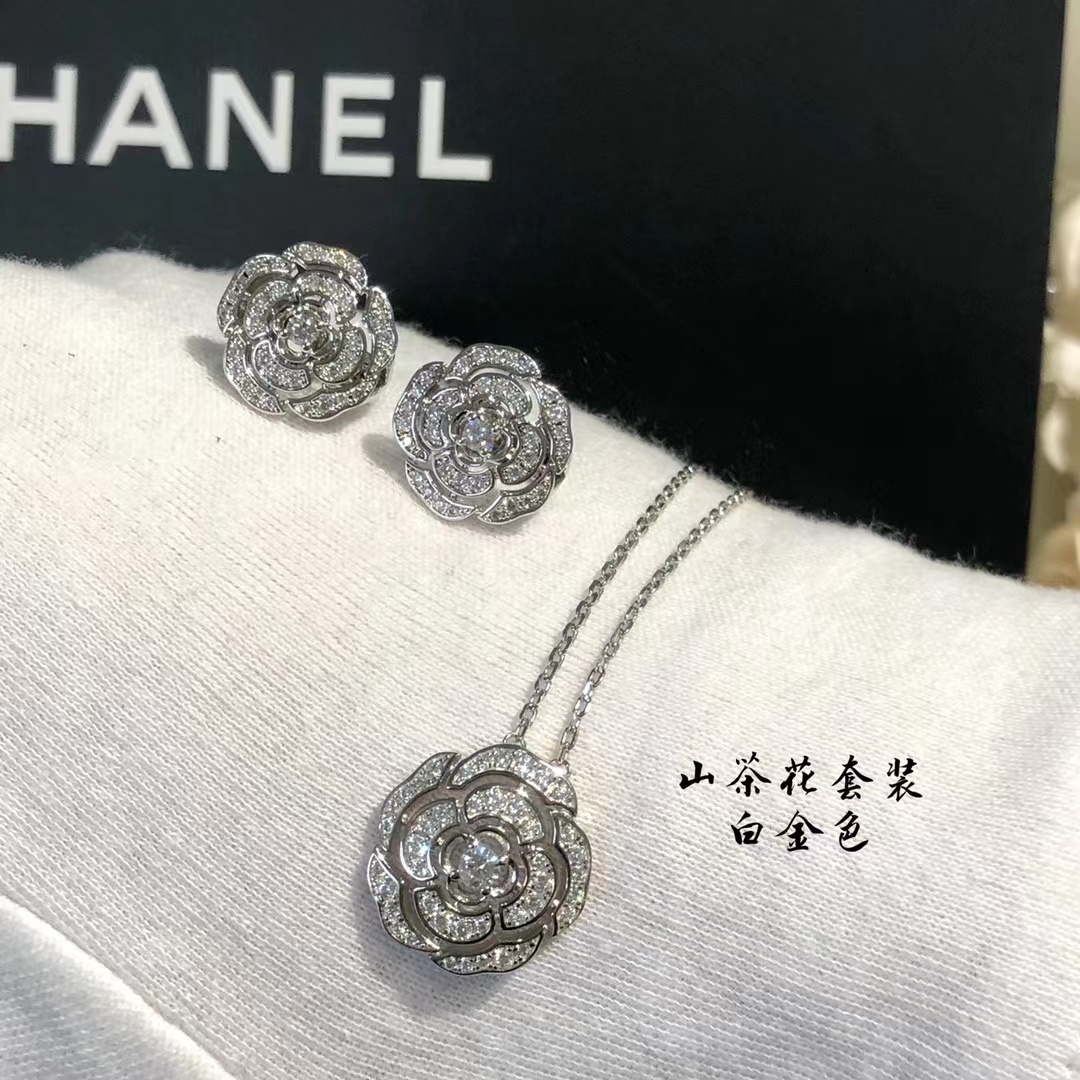 Chanel Diamond Camellia Flower Pendant Necklace - Original Replica Club