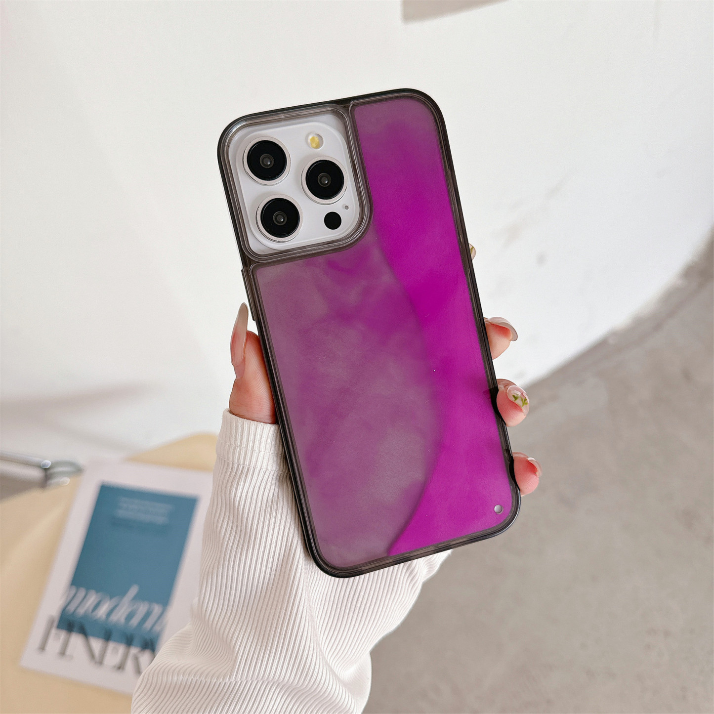 🎁Buy 1 Get 1 Free🎉-Luminous Quicksand Apple Phone Case