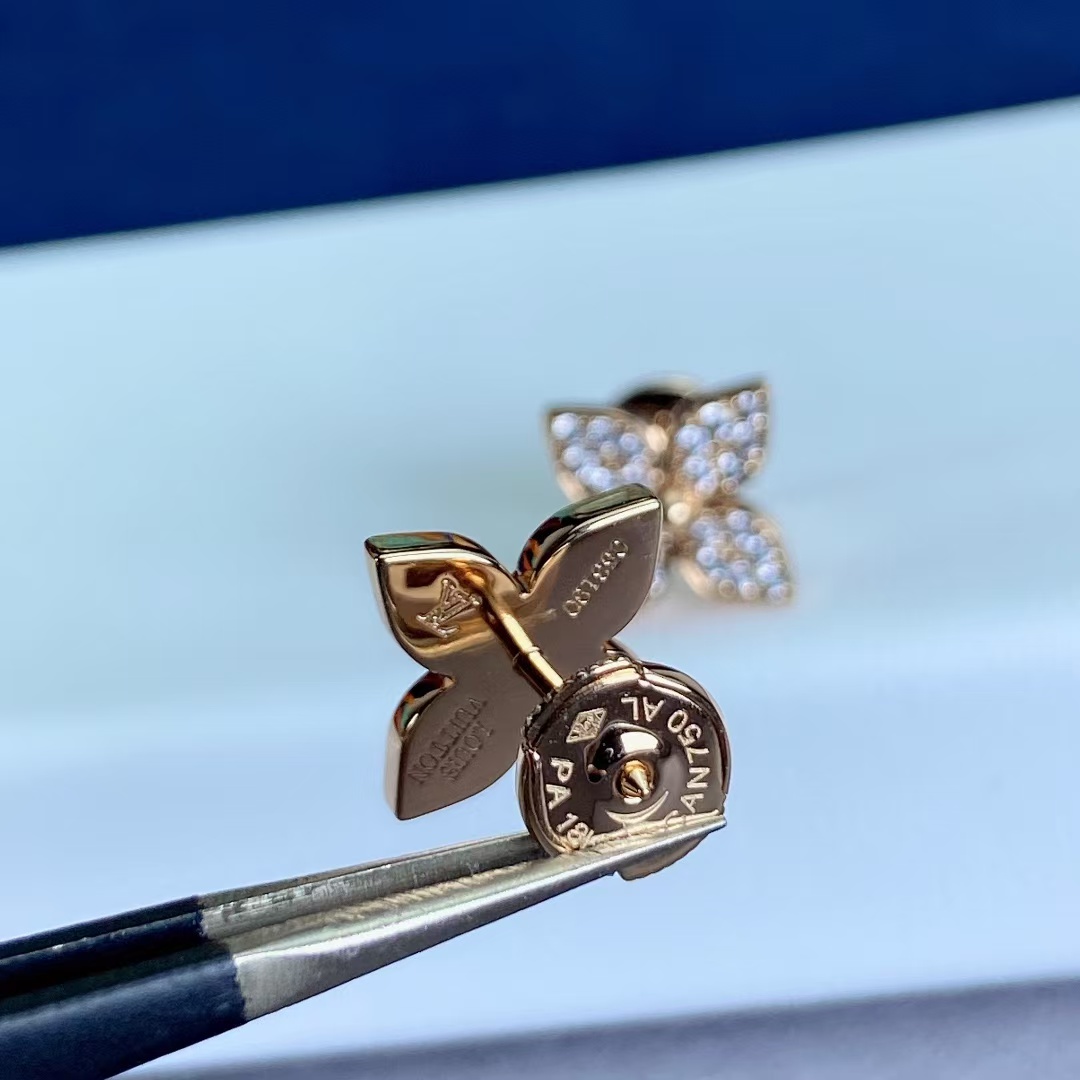 Louis Vuitton Diamond Flower Stud Earrings - Original Replica Club