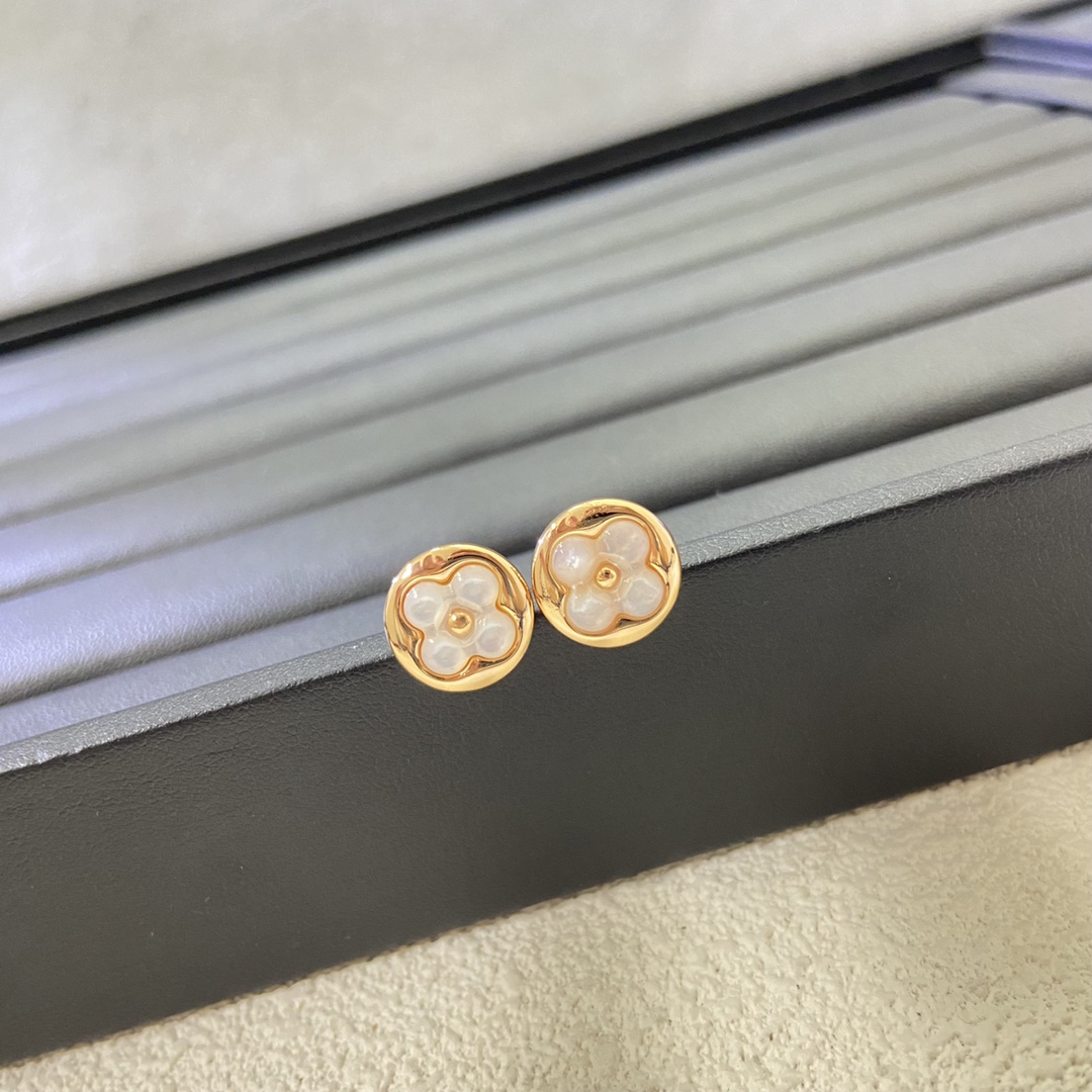 Louis Vuitton White Mother of Pearl Color Blossom Sun Ear Stud Earrings - Original Replica Club